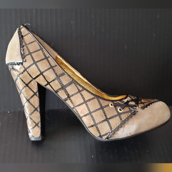Naughty Monkey Tan & Black Plaid Pump. Size 10. - Picture 2 of 8